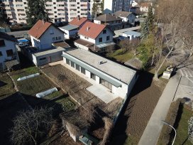 Construction d'une maison traditionnelle en parpaing ou bloc aggloméré béton creux à Saint-Martin d'Hères