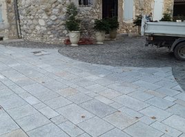 Terrasse en liaison avec les pavés existants